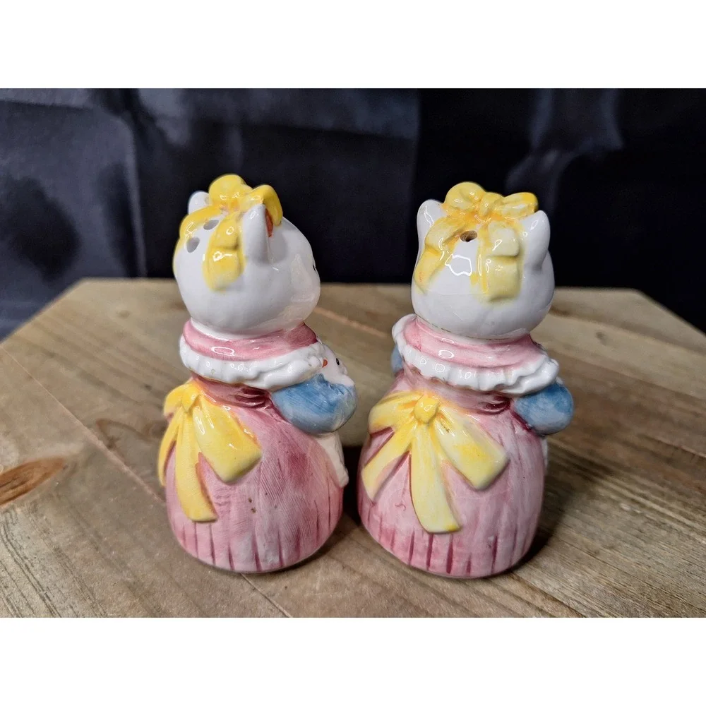 Vintage Anthropomorphic Cat Mother and Kitten Ceramic Salt and Pepper Shaker Set